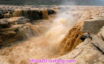 آبشار هوکو از جاذبه ها و دیدنی های چین